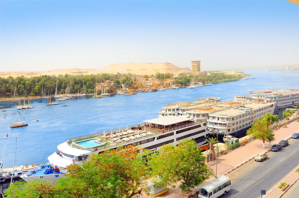 Nile Hotel Assuan Esterno foto