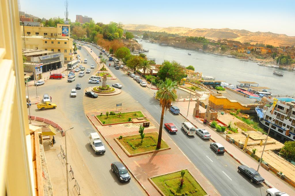 Nile Hotel Assuan Esterno foto