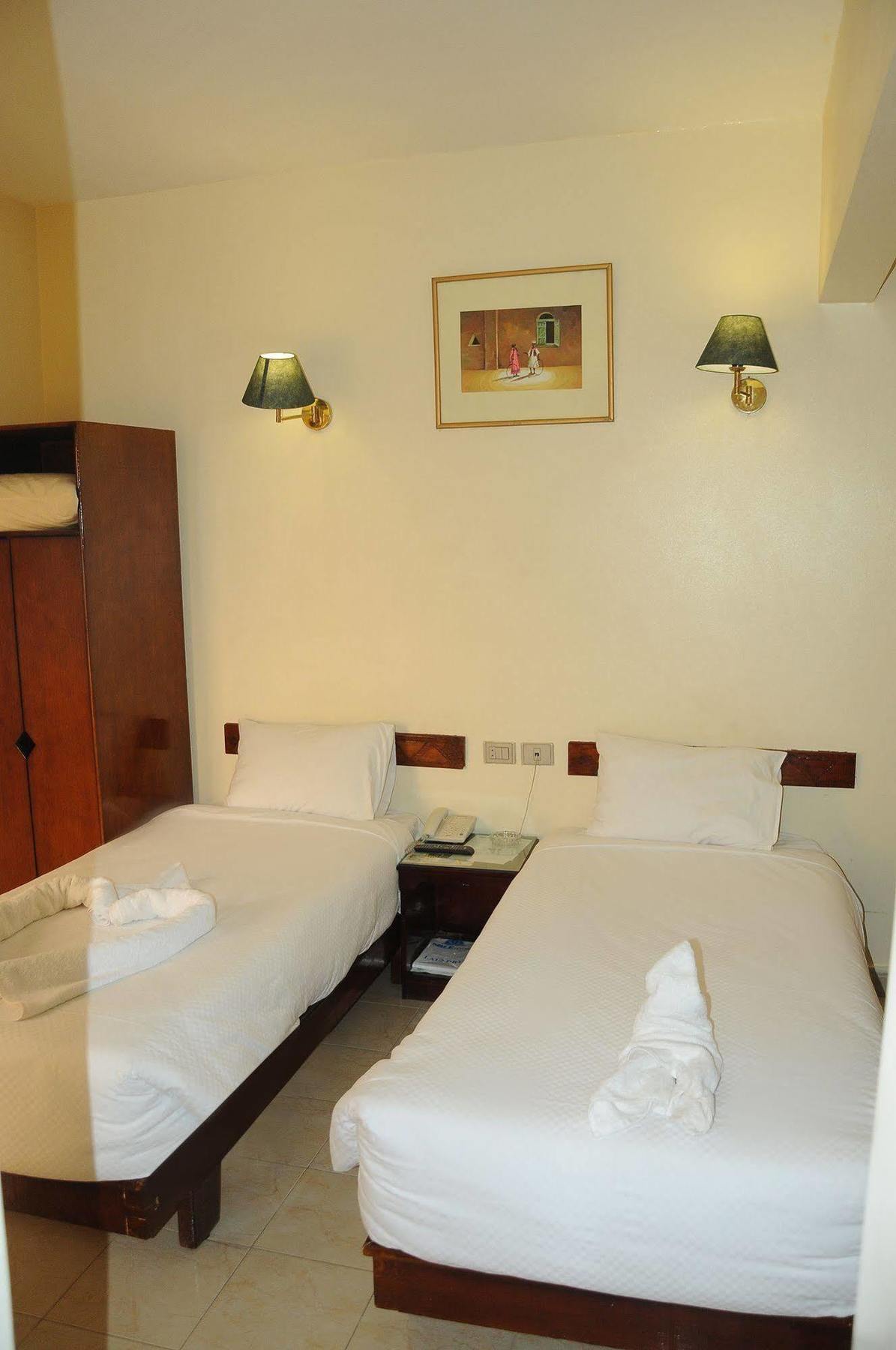 Nile Hotel Assuan Esterno foto